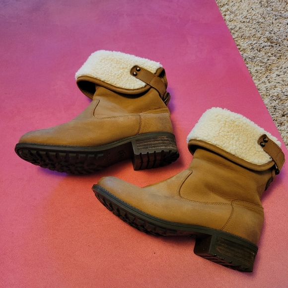 UGG Australia Aldon size 6 - Picture 4 of 10